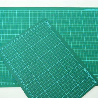 PLANCHA DE CORTE 30 X 45 CM KONTEC- 703506