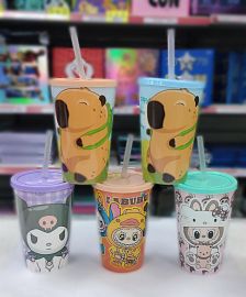 VASO PLASTICO CAPYBARA/KUROMI  C/TAPA